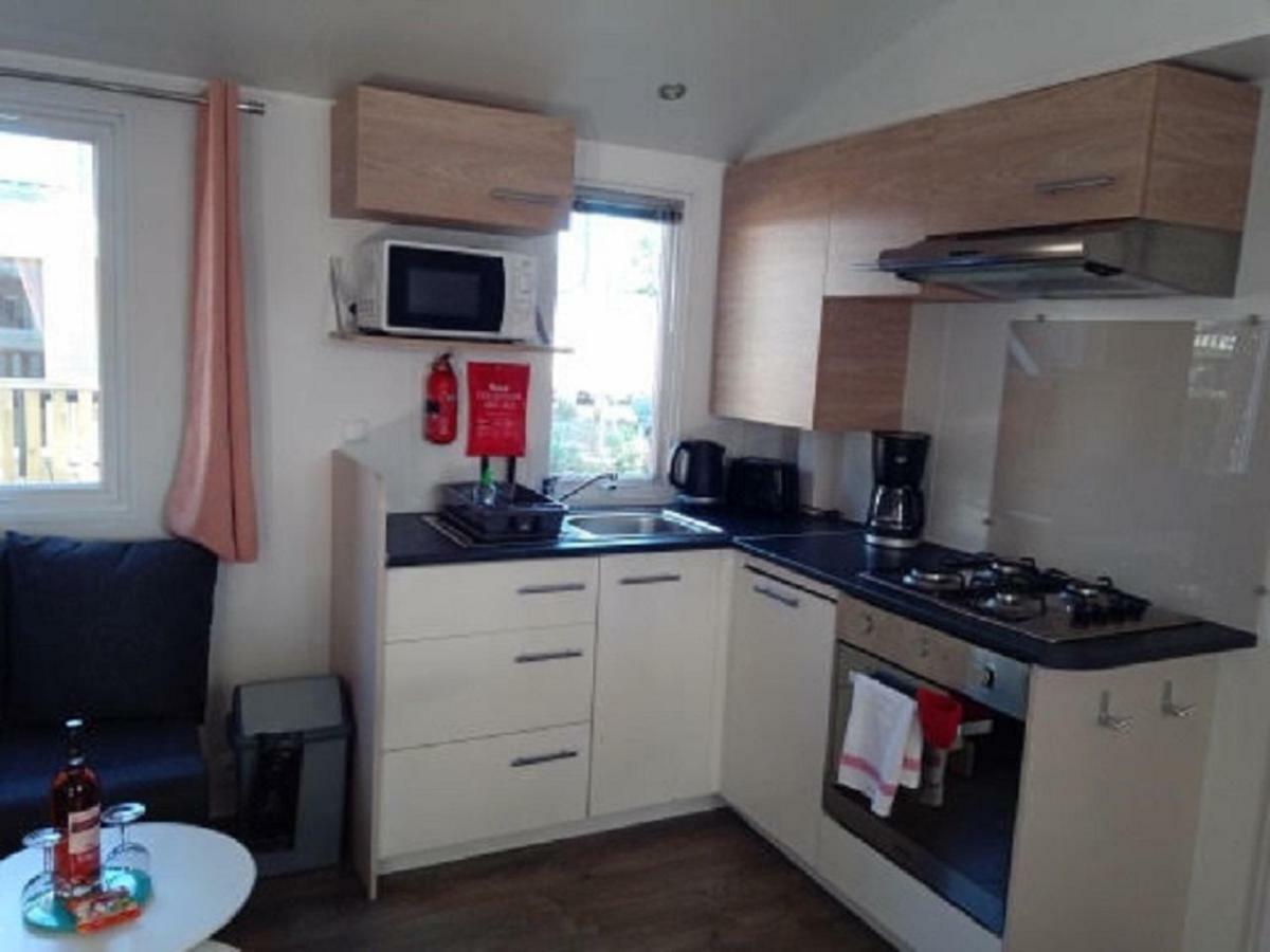 Mobilhome Saint Julien En Born ภายนอก รูปภาพ